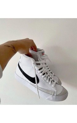 Nike Blazer Siyah Logo